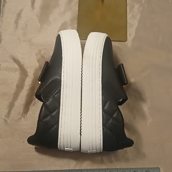 Joy Black Slip-On Sneakers NEW - Picture 5 of 7